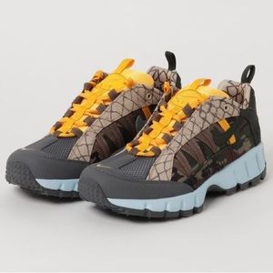 Nike Air Humara '17 Premium Trail Shoes Size 9 in excellent condition